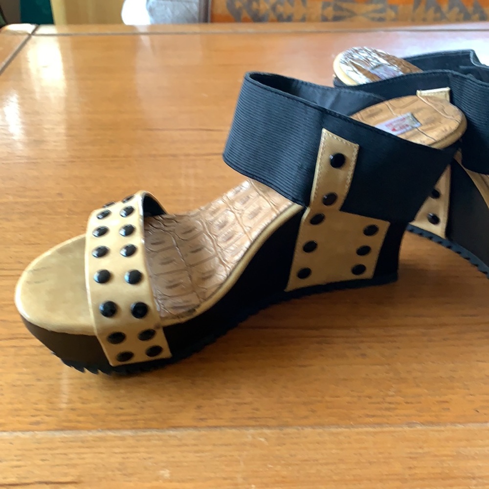 2 Lips Too platform sandals - Picture 2 of 7